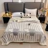 Patura Cocolino Premium cu Blanita, Pufoasa, Model Pisici, Gri-Alb, 200 x 230, Cod J490