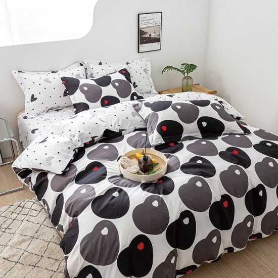 Lenjerie de Pat 2 Persoane Bumbac Satinat, 4 Piese, Model Inimi, Negru-Alb, Cod A50-636