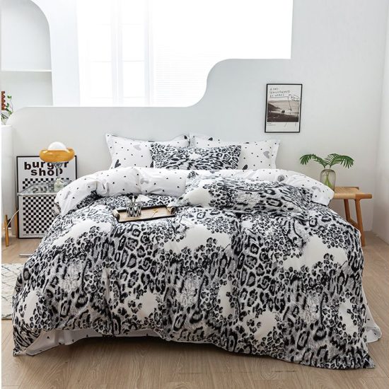 Lenjerie de Pat 2 Persoane Bumbac Satinat, 4 Piese, Model Animal Print, Negru-Alb, Cod A50-643