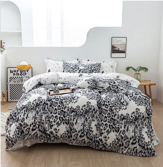 Lenjerie de Pat 2 Persoane Bumbac Satinat, 4 Piese, Model Animal Print, Negru-Alb, Cod A50-643